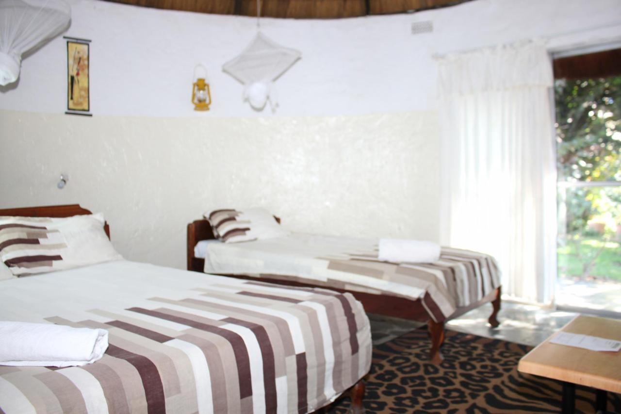 Reed Mat Lodge Lusaka Exteriör bild